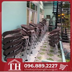 Ghế mây quán cà phê