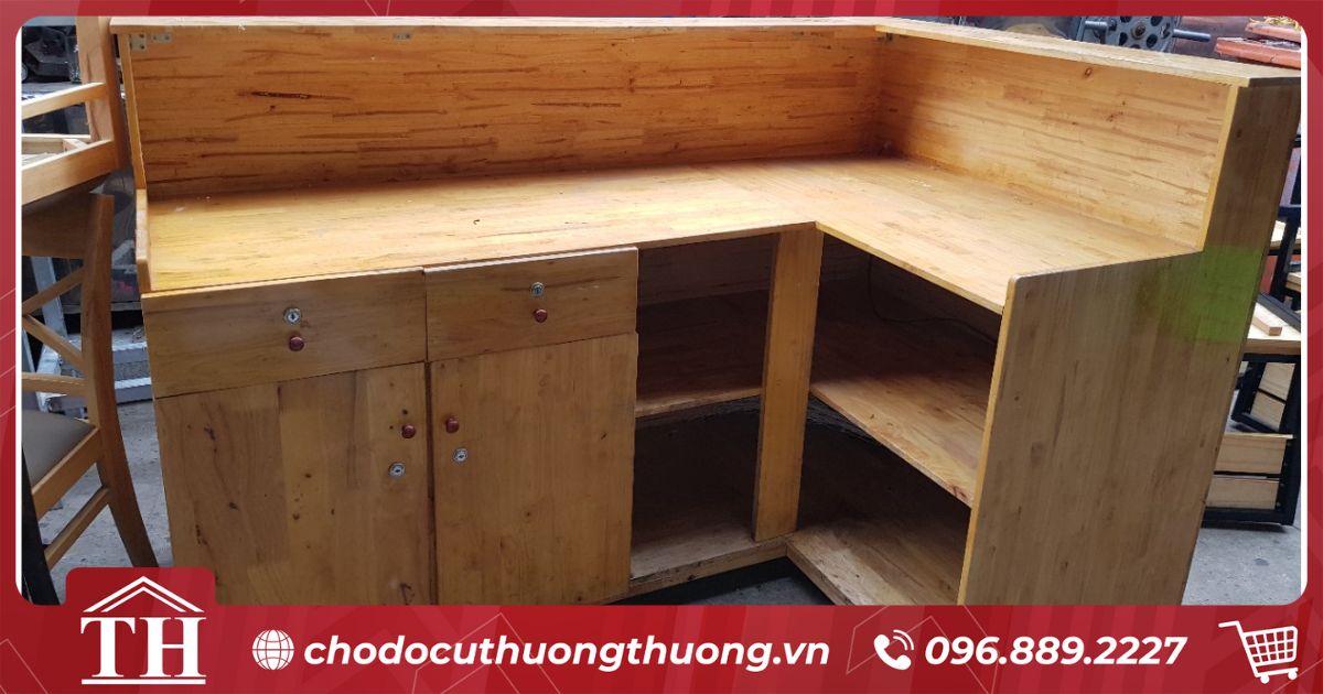 Quầy lễ tân thanh lý gỗ