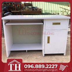 bàn làm việc nhựa thanh lý
